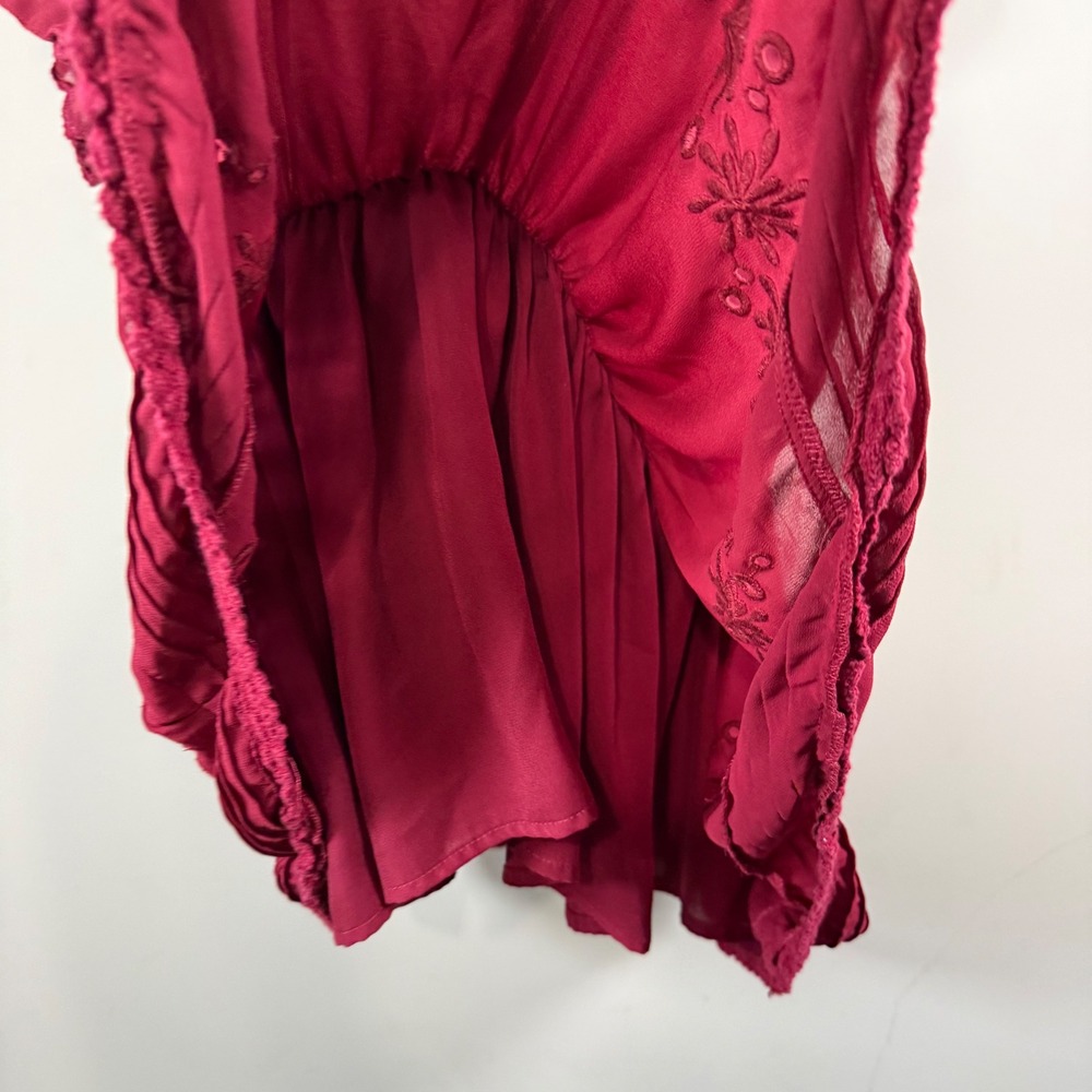 Torrid Burgundy Peplum V-Neck Smocked Waist Crochet Lace Blouse Size 0 - Picture 8 of 12